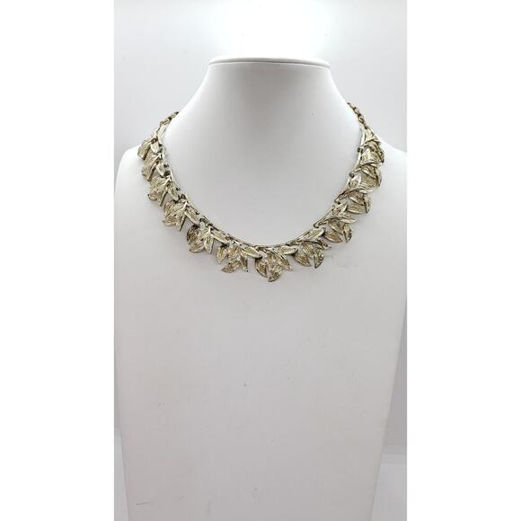 Vintage Coro Necklace Leaf Segmented Link Gold Tone Choker Adjustable 1960s - Picture 3 of 8